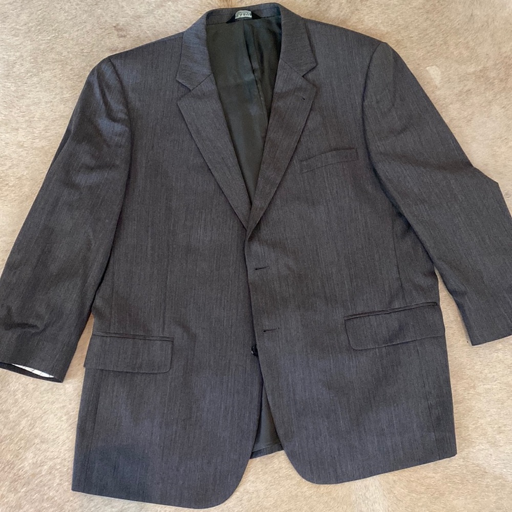 Jos. A Banks men’s suit